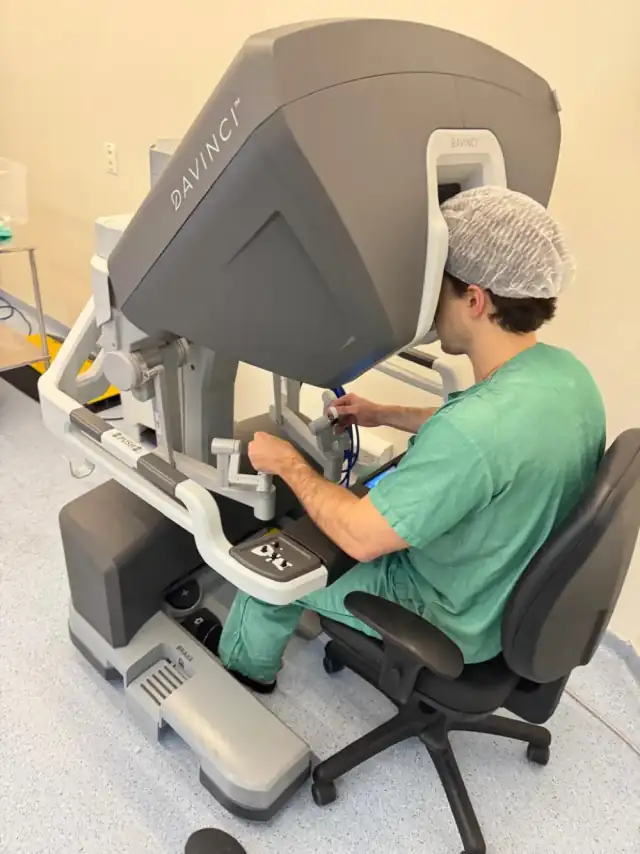 Sistema robótico cirúrgico